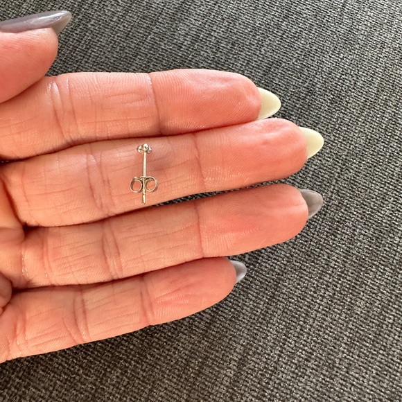 Trinity Three Dot 14K Solid White Gold Single Earring - Picture 4 of 5